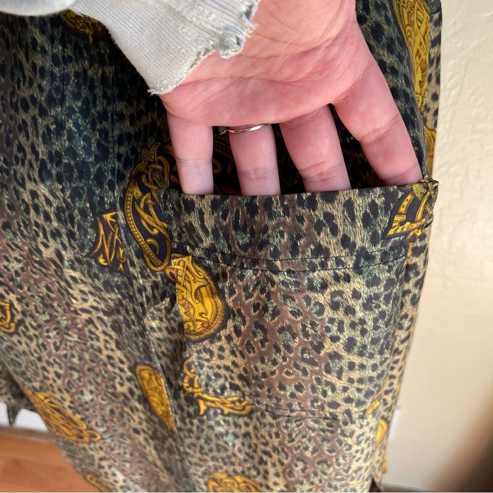 Sunny Leigh Vintage Baroque Animal Print 100% Silk Button  Blouse Sz Med - Picture 4 of 10